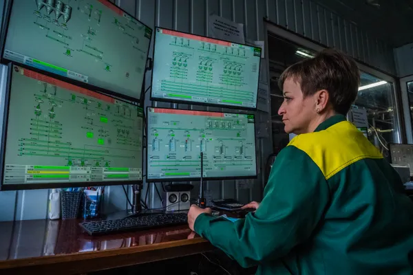 Центр управління SCADA — 4 монітори